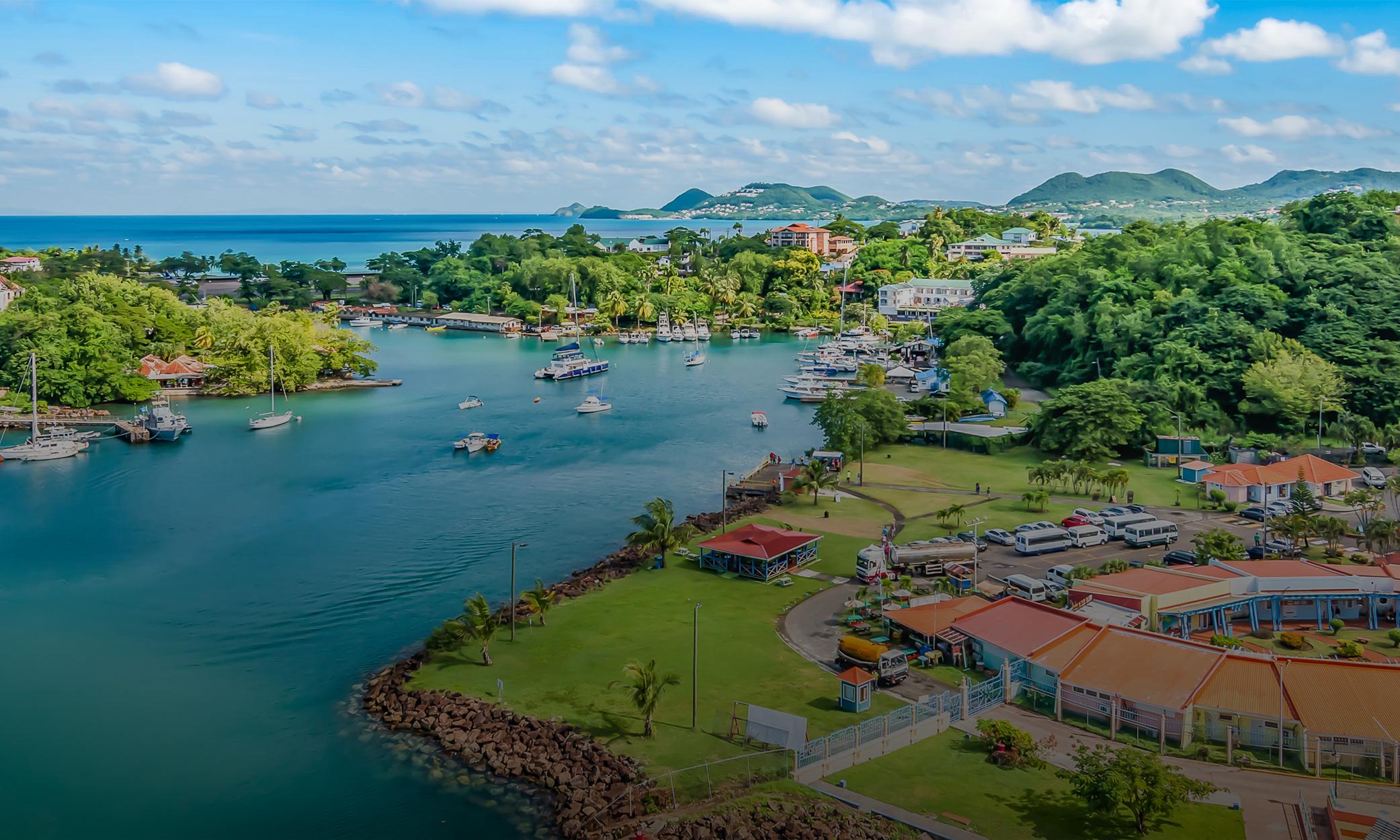 St Lucia Diğer Değişikliklerin Yanı Sıra Gayrimenkul Fiyatlarını Düşürdü ve Yeni Tahvil Teklifi Getirdi