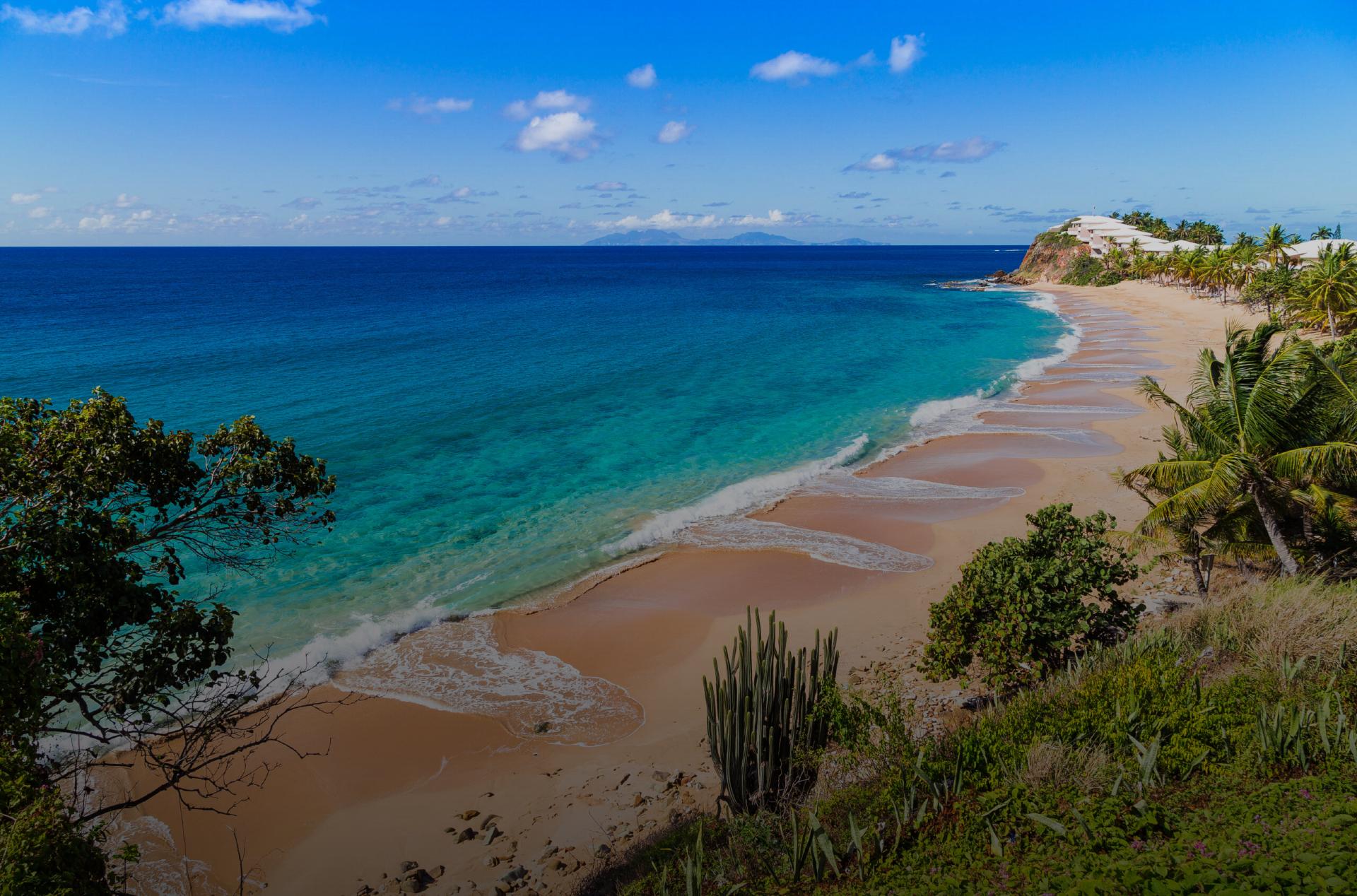 Descubra as 7 melhores praias de Antígua