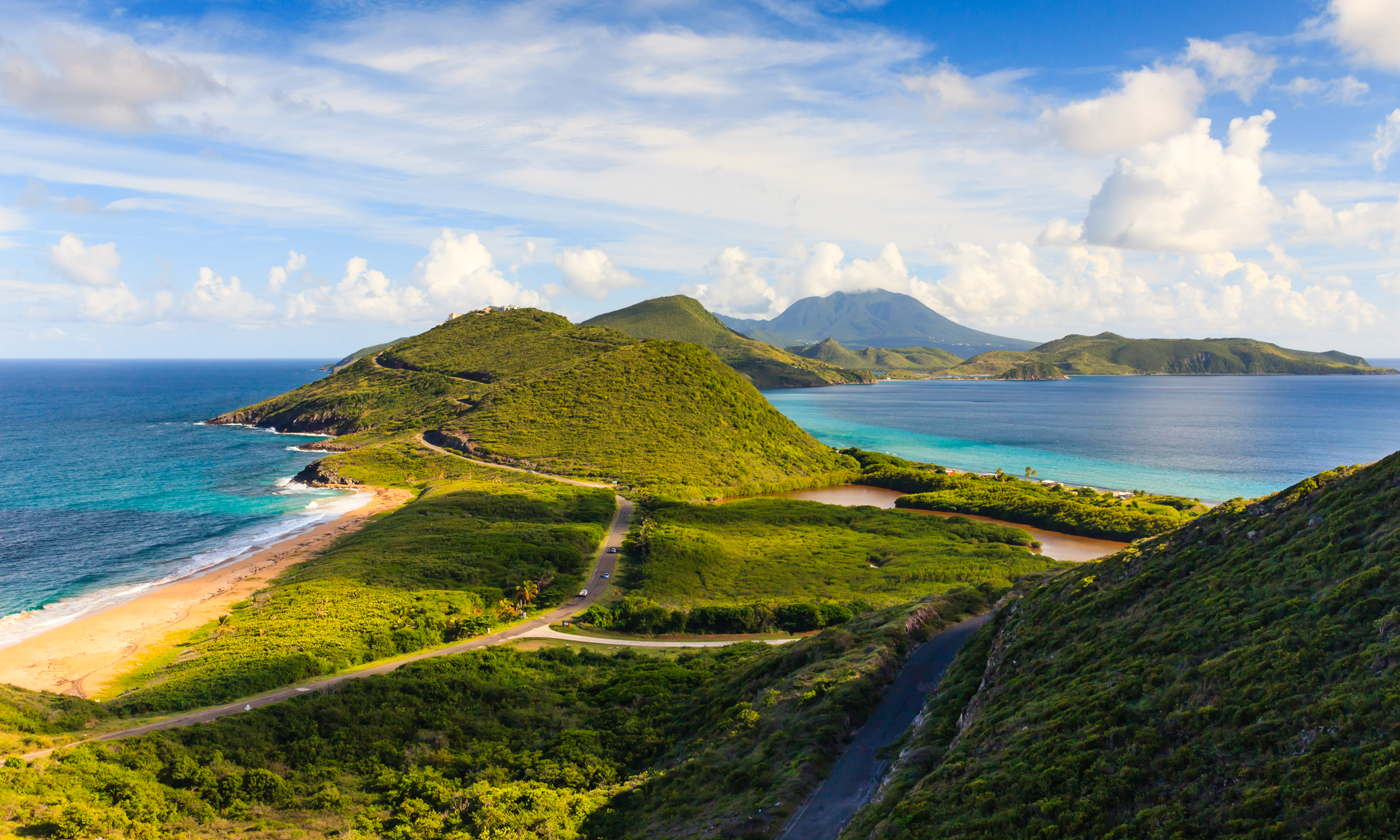 Saint Kitts ve Nevis yatırım yoluyla vatandaşlık, dünyanın en eski CBI programıdır.