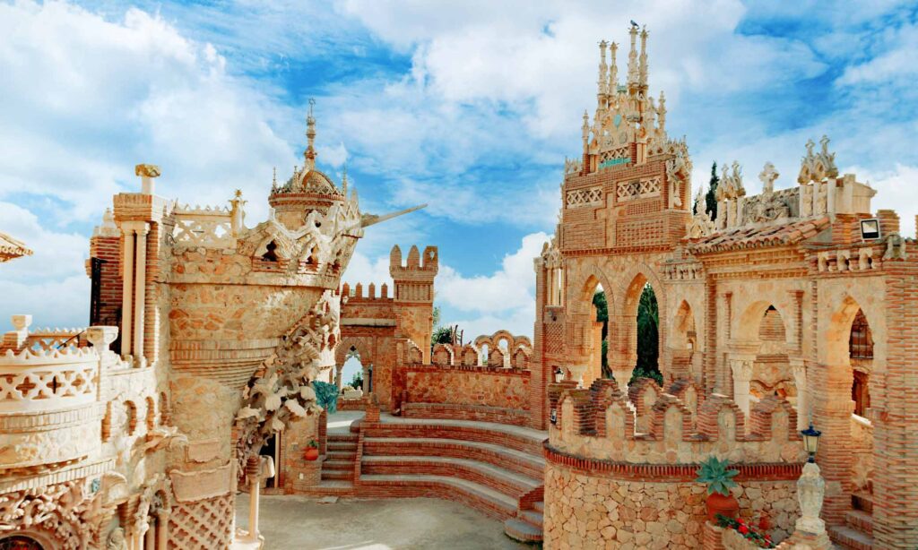 Испанская резиденция становится все более популярной, и Малага - один из самых популярных городов.
