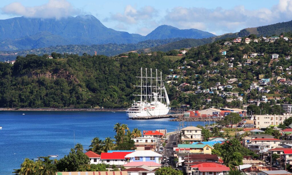 多米尼克是东加勒比地区 11 个岛屿之一。